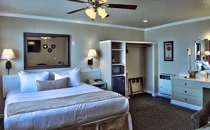 Lovers Point Inn