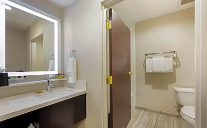 Best Western Plus Nashville Airport Hotel