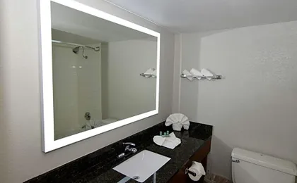 Rock Island Inn & Suites Marshalltown