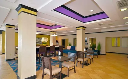 Holiday Inn Express Hotel & Suites Farmington By IHG