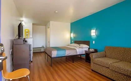 Motel 6 Portland, OR Mall 205