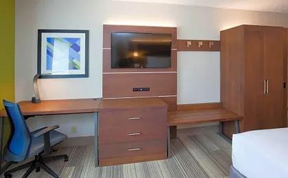 Holiday Inn Express Roseville-St. Paul By IHG