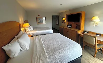 La Quinta Inn & Suites by Wyndham Islip Macarthur Airport