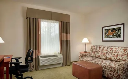 Hampton Inn & Suites Salem