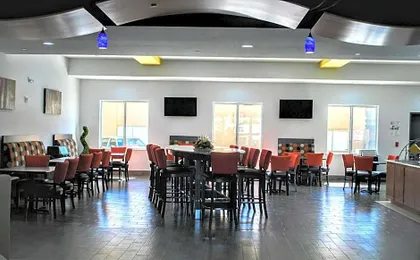 Days Inn & Suites by Wyndham Lubbock Medical Center