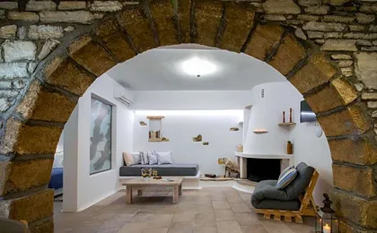 Arco Naxos Luxury Apartments