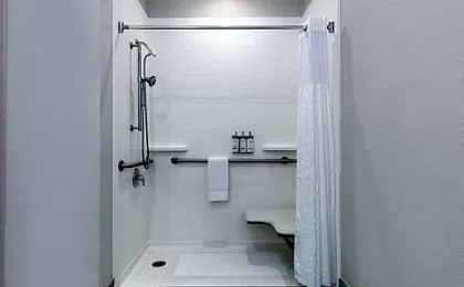 Holiday Inn Express Hotel & Suites Winnie By IHG