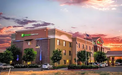 Holiday Inn Express Hotel & Suites Lincoln-Roseville Area By IHG