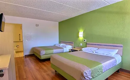Motel6 Austin, TX - Central Downtown UT