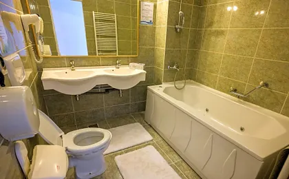 Queen Vera Hotel
