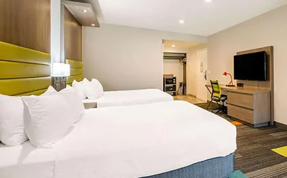Rodeway Inn Near Melrose Ave