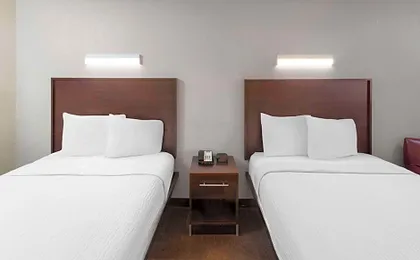 Travelodge by Wyndham Peoria