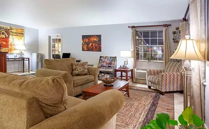 Super 8 by Wyndham Monroe West
