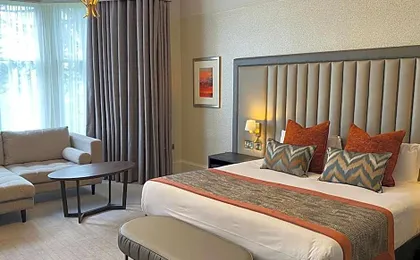Number 10 Hotel