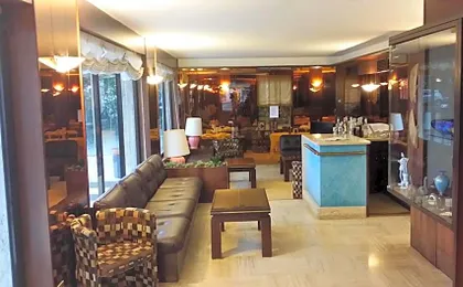 Club Hotel