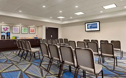 Holiday Inn Express Hotel & Suites Opelika Auburn By IHG