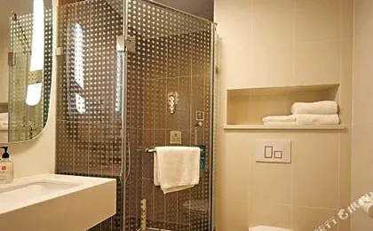 Ibis Hotel (Hebi east railway station store)