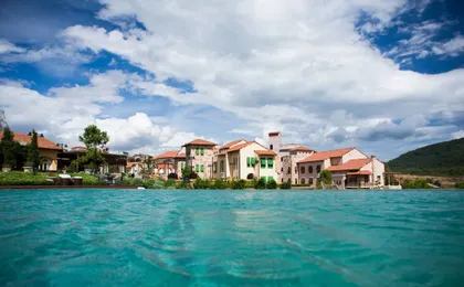 Town Square Suites By Toscana Valley