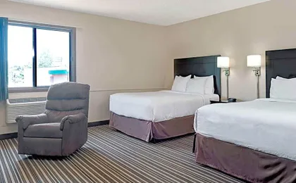 Super 8 by Wyndham Omaha I-80 West