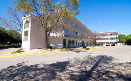 Motel 6-Roseville, MN - Minneapolis North
