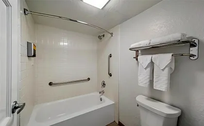 Best Western Plus Hilltop Inn