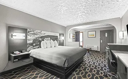 Super 8 by Wyndham Norman West OK