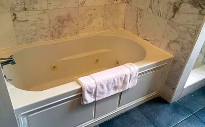 Morris House Hotel - Bed And Breakfast