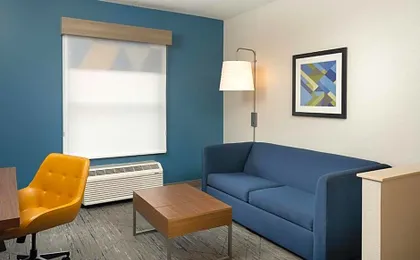 Holiday Inn Express & Suites Orlando International Airport By IHG