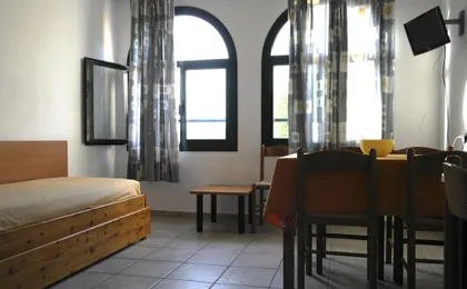 Nireas Studios & Apartments