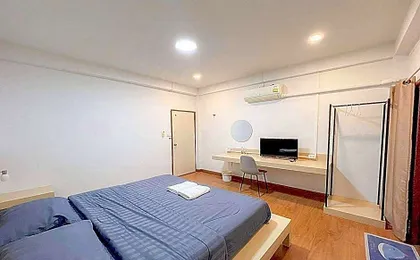 Koenji Guest House & Bar Chiang Mai