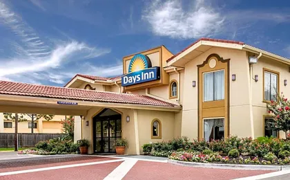 Days Inn by Wyndham Houston