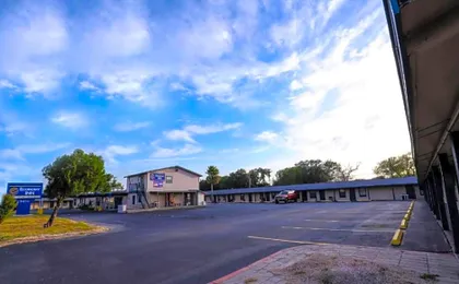 Economy Inn Kingsville, Hwy 77