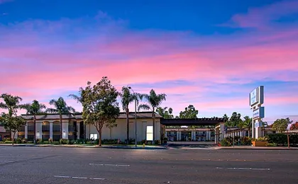 Stanford Inn & Suites Anaheim
