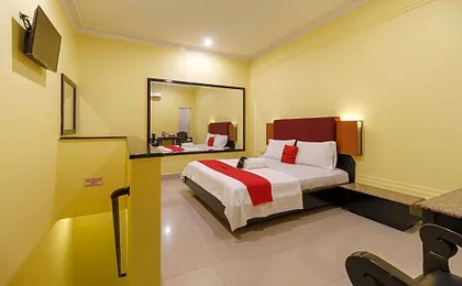 RedDoorz Plus near Ancol
