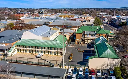Town Square Motel