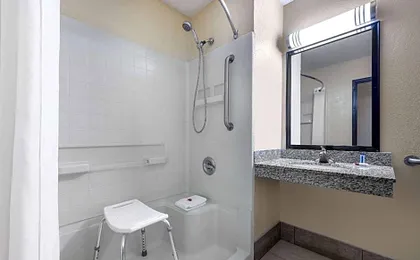 Super 8 by Wyndham Kansas City at Barry Road/Airport