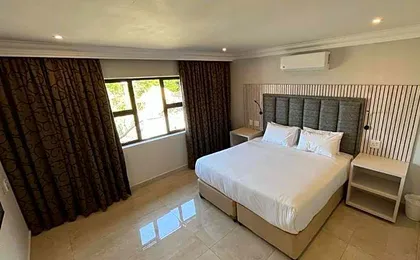 Zar Apartments