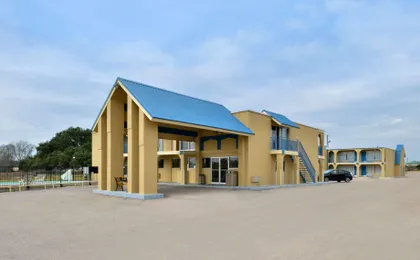 Americas Best Value Inn Schulenburg