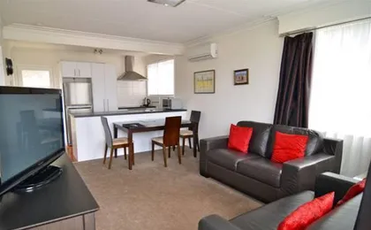 Roslyn Apartments