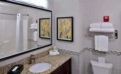 Holiday Inn Express Hotel & Suites Milwaukee-New Berlin By IHG