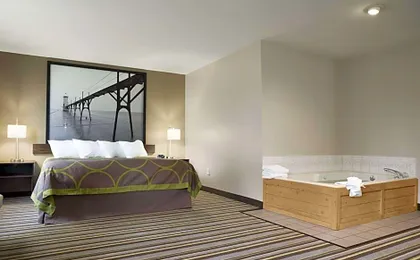 Super 8 by Wyndham Manistee