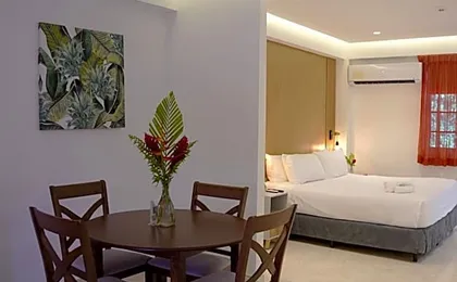 Albrook Inn