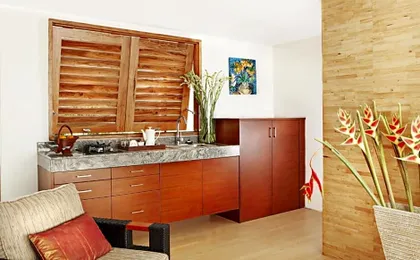 Modern 1BR w/ pool near Petitenget Beach Seminyak