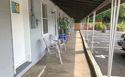 Oakwood Motel