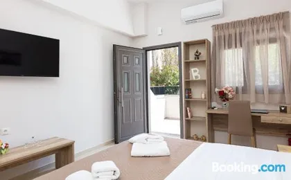 Nafsika apt, studio for 2, very close to the beach