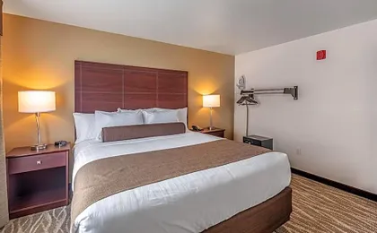 Cobblestone Hotel & Suites Hartford