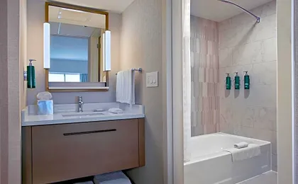 DoubleTree By Hilton Cedar Rapids Convention Complex