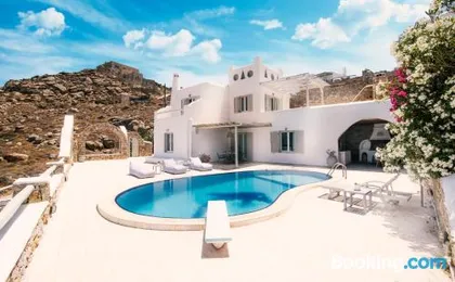 Stunning Villa 4BR in Mykonos