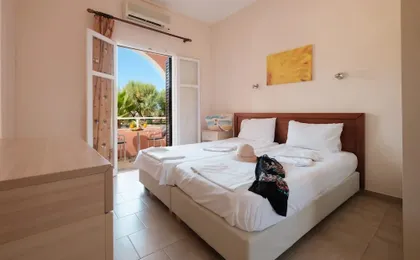 Canal d'Amour Makris Apartments