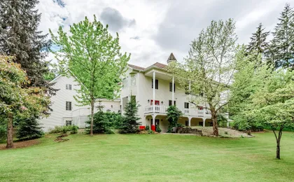The Inn at the Ninth Hole Bed and Breakfast